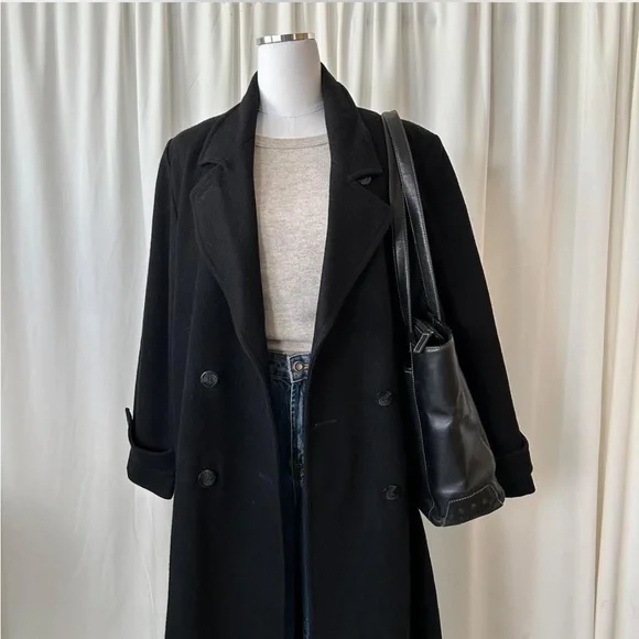 Vintage Stephanie Mathews black wool overcoat size 10 Petite. - Picture 5 of 8